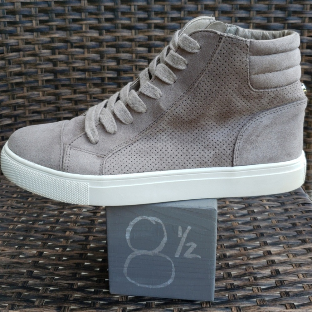 Steve Madden hightop sneakers 8.5